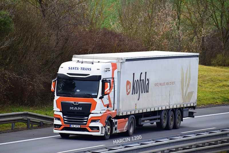 _DSC0166 SANTA-TRANS-crop-MAN TGX II.JPG