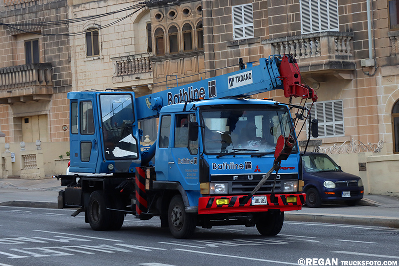 Mitsubishi-Fuso Fighter Tadano - Bathline.jpg