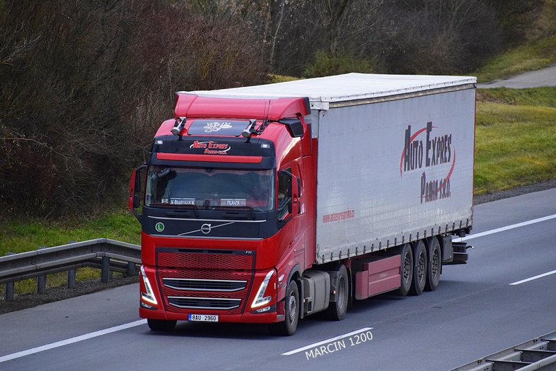 _DSC0778 AUTO EXPRES PRAHA-crop-VOLVO FH V.JPG