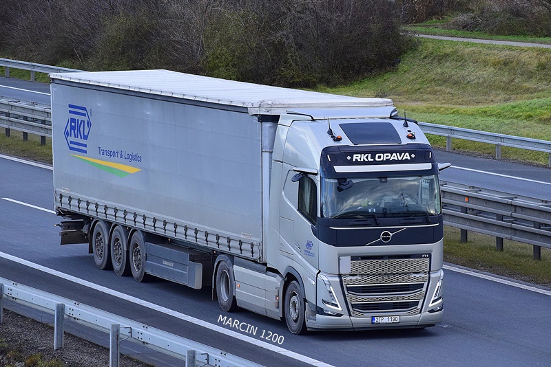 _DSC0209 RKL OPAVA-crop-VOLVO FH V KAMERY.JPG