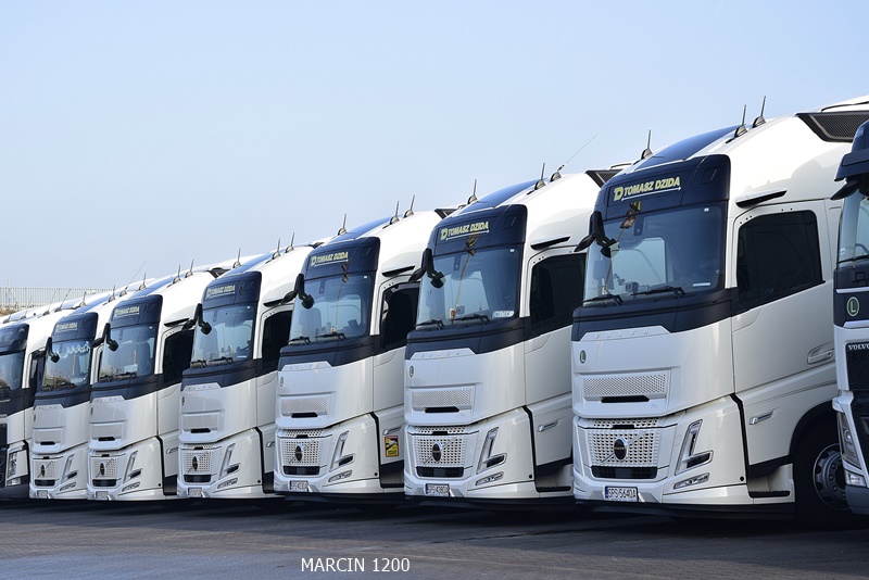 _DSC0830-crop-DZIDA-VOLVO FH AERO.JPG