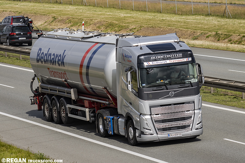 Volvo FH5 LNG - Bednarek.jpg
