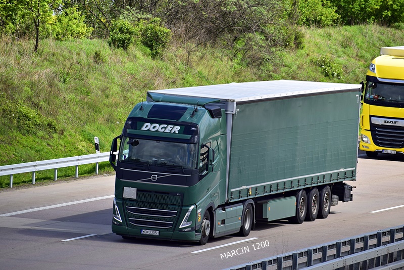 _DSC1561 DOGER-crop-VOLVO FH V.JPG