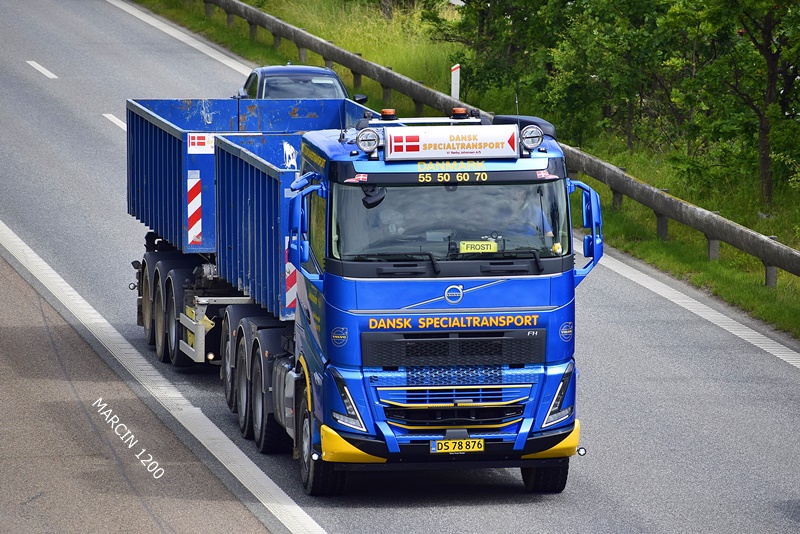 _DSC4876 DANSK SPECIALTRANSPORT-crop-VOLVO FH V.JPG