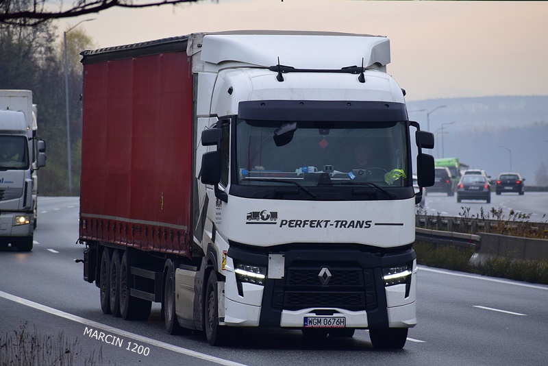 _DSC9738-crop-Perfekt-Trans-RENAULT RANGE T EVO.JPG