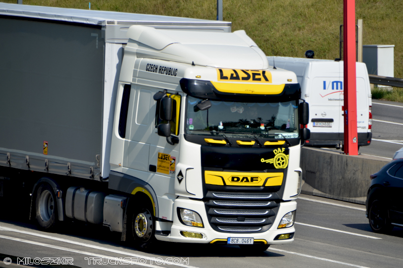 Daf 106XF_Lasek_1927.JPG