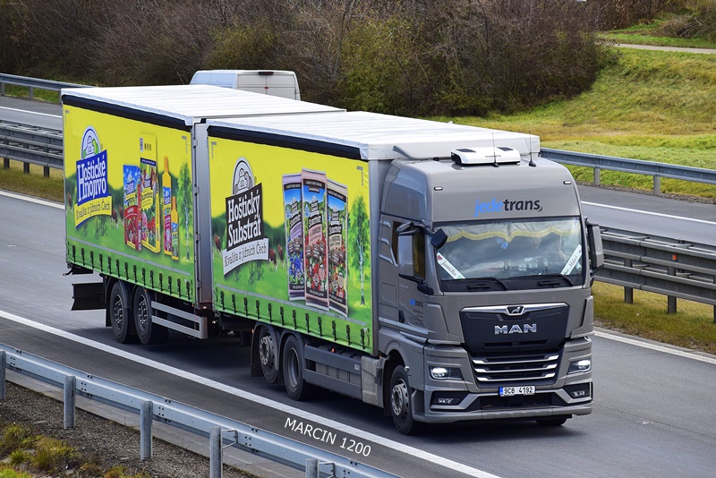 _DSC0173 JEDETRANS-crop-MAN TGX II.JPG