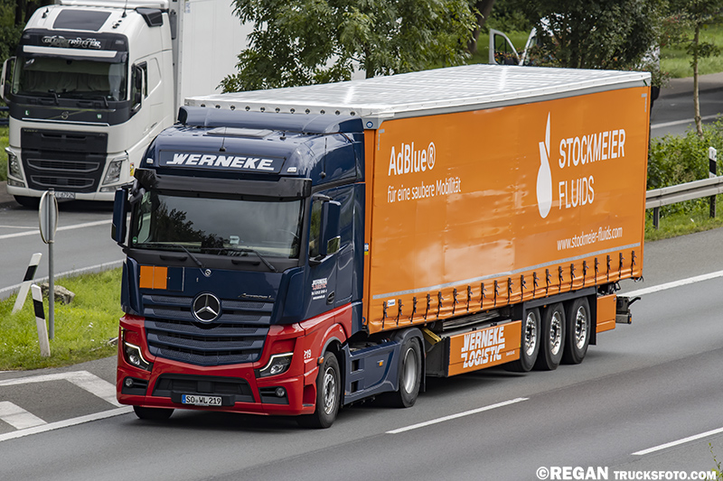 Mercedes-Benz Actros L - Werneke.jpg