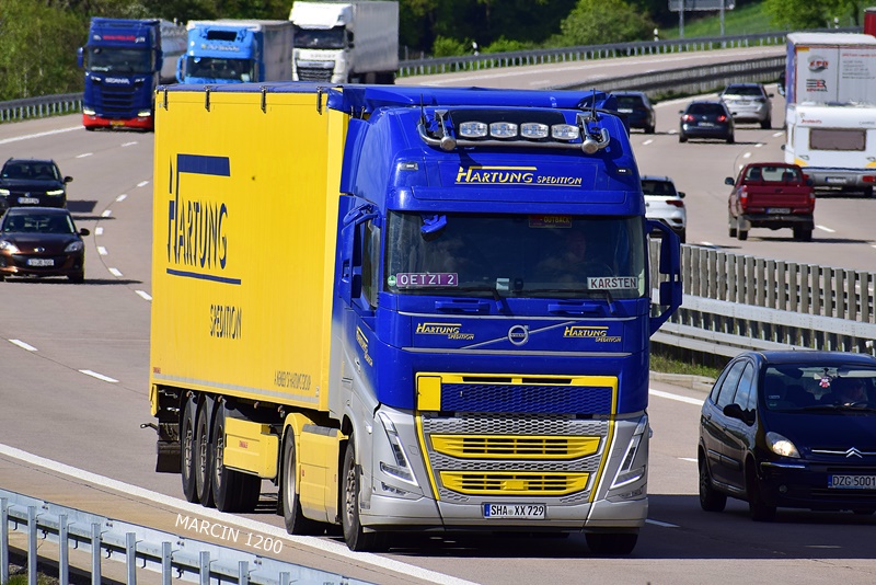 _DSC2721 HARTUNG SPEDITION-crop-VOLVO FHV.JPG