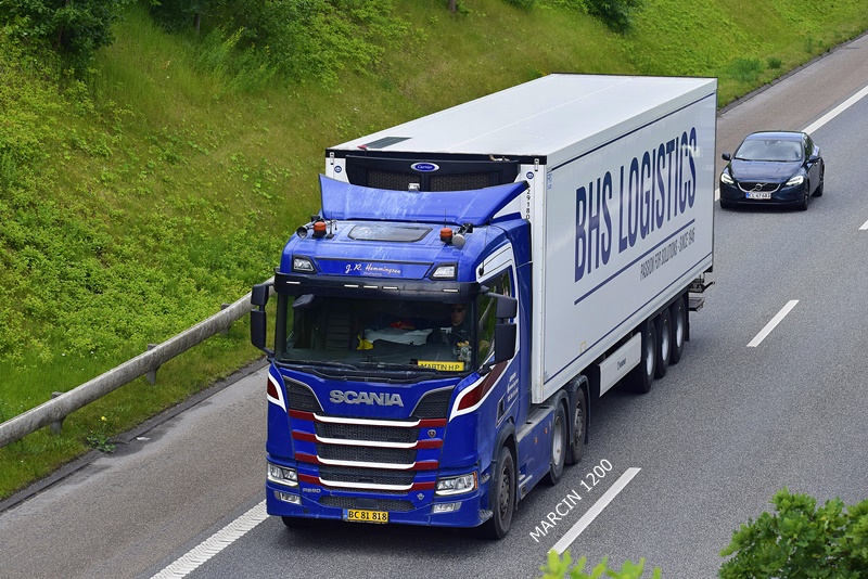 _DSC4526 J.R.HEMMINGSEN-crop-SCANIA R580 V8.JPG