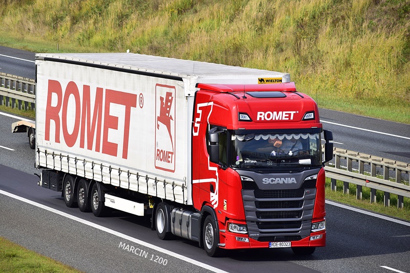 _DSC00011 (1934)-crop-WIELTON-ROMET-SCANIA S460.JPG