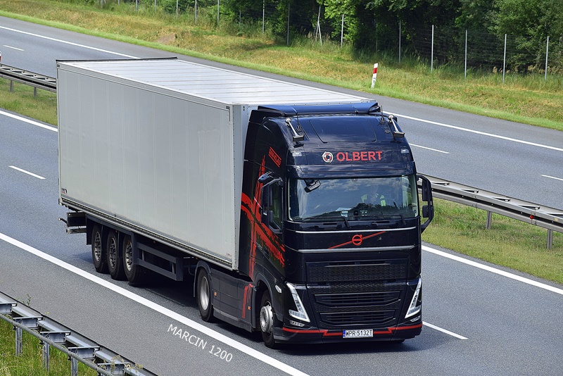 _DSC00011 (1110)-crop-dan-klau olbert-VOLVO FHV.JPG