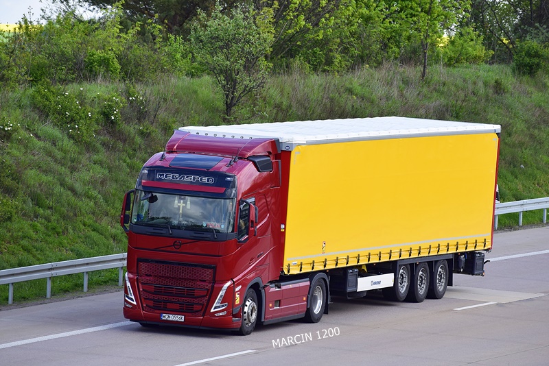 _DSC1565 MEGASPED-crop-VOLVO FH V.JPG