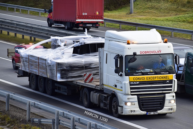 _DSC0178 DOBROVOLNY-crop-DAF XF 105.JPG