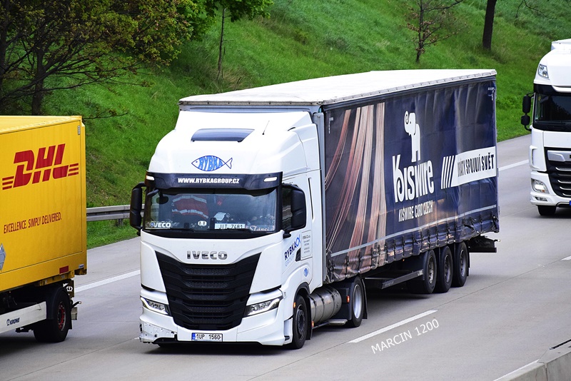 _DSC2309 RYBKA-crop-IVECO S-WAY.JPG