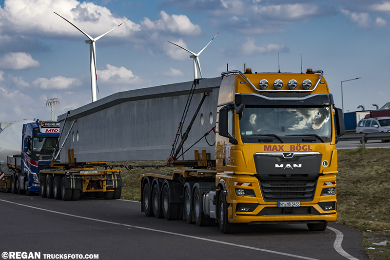 MAN TGX 33.580 - Max Bogl.jpg