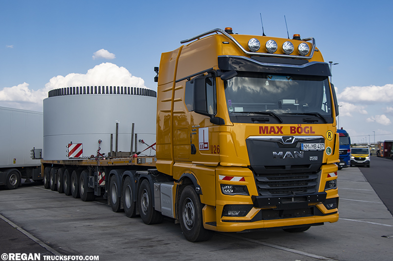 MAN TGX 41.640 - Max Bogl.jpg