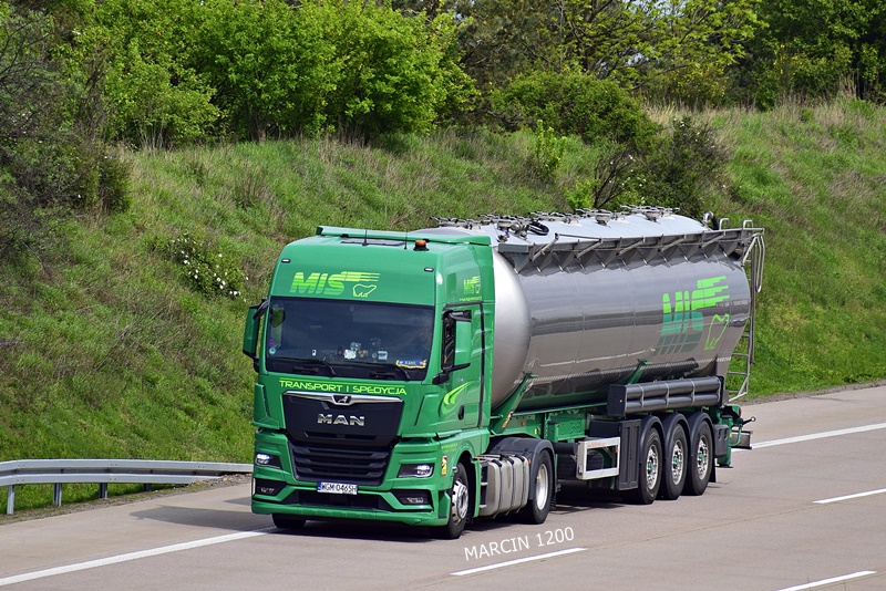 _DSC1911 MIŚ-crop-MAN TGX II.JPG