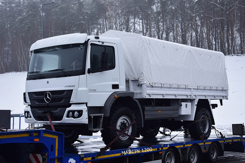 _DSC0868-crop-Mercedes-Benz ATEGO 1725.JPG