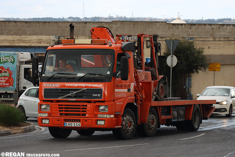 Volvo FM10 - Express Trailers.jpg