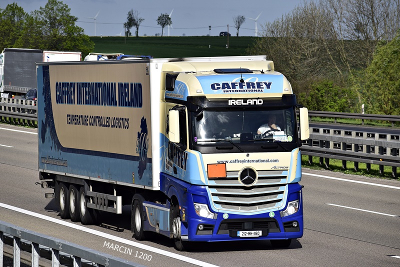 _DSC2486 CAFFREY-crop-Mercedes-Benz Actros MP5.JPG