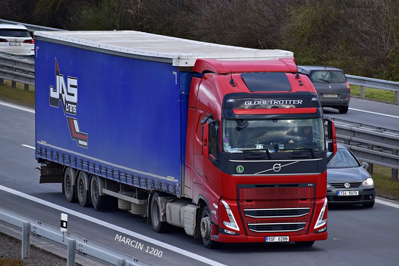 _DSC0686 JAS TRANS-crop-VOLVO FH V.JPG