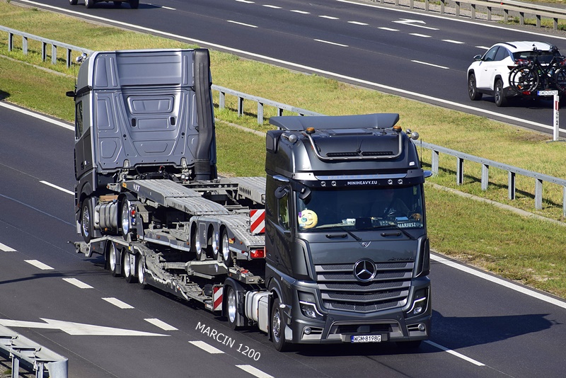 _DSC00011 (1811)-crop-Mercedes-Benz ActrosL MP5 - Mini Heavy Transport.JPG