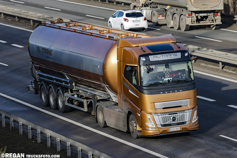 Volvo FH Aero - RL-Trans.jpg