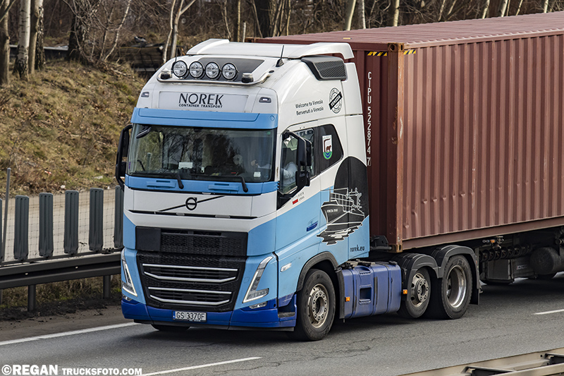 Volvo FH5 - Norek Container Transport.jpg
