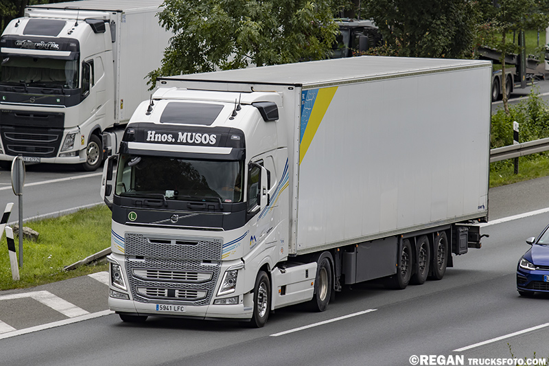Volvo FH4 - Hnos. Musos.jpg