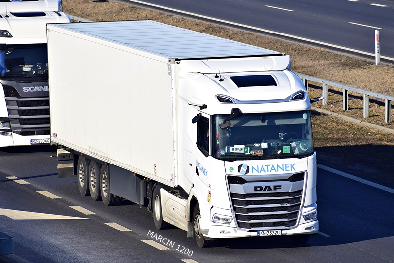 _DSC1113 NATANEK-crop-DAF XG.JPG