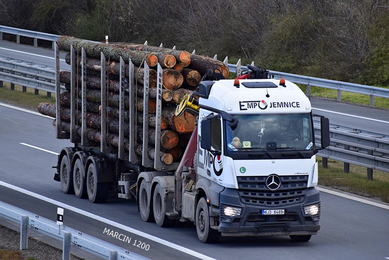 _DSC0254 EMPO JEMNICE-crop-Mercedes-Benz Arocs.JPG
