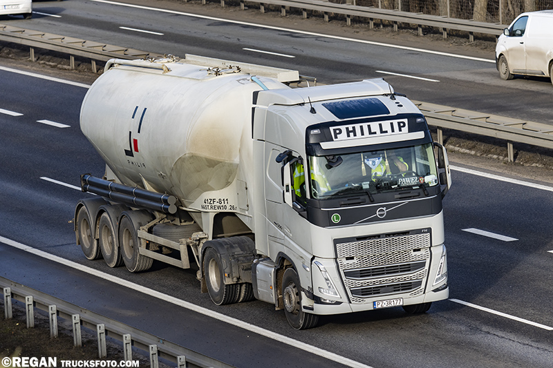 Volvo FH5 - Phillip.jpg