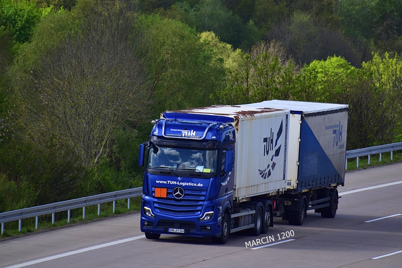_DSC2708 TUH-crop-Mercedes-Benz Actros MP5.JPG