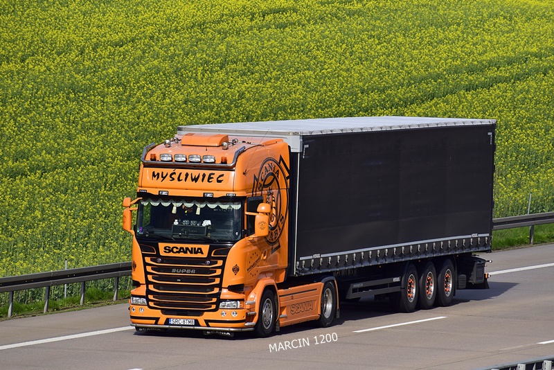 _DSC2374 MYŚLIWIEC-crop-SCANIA R STREAMLINE.JPG