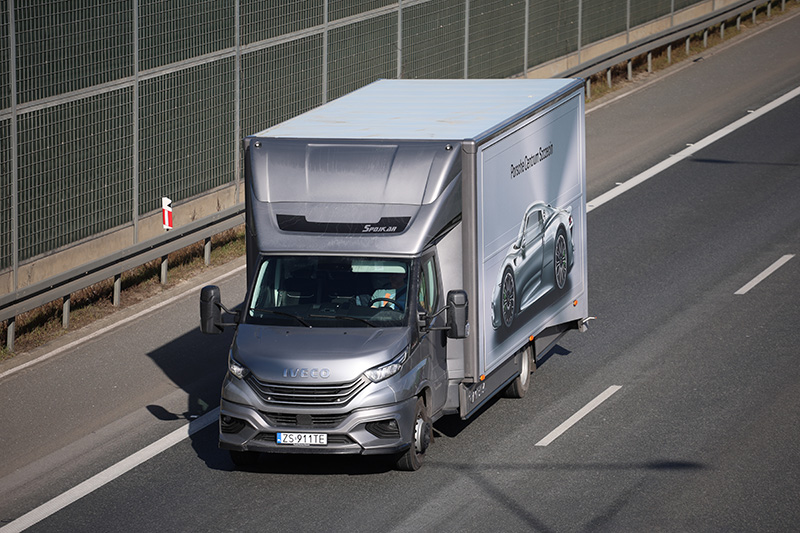 iveco daily porsche poznan.jpg