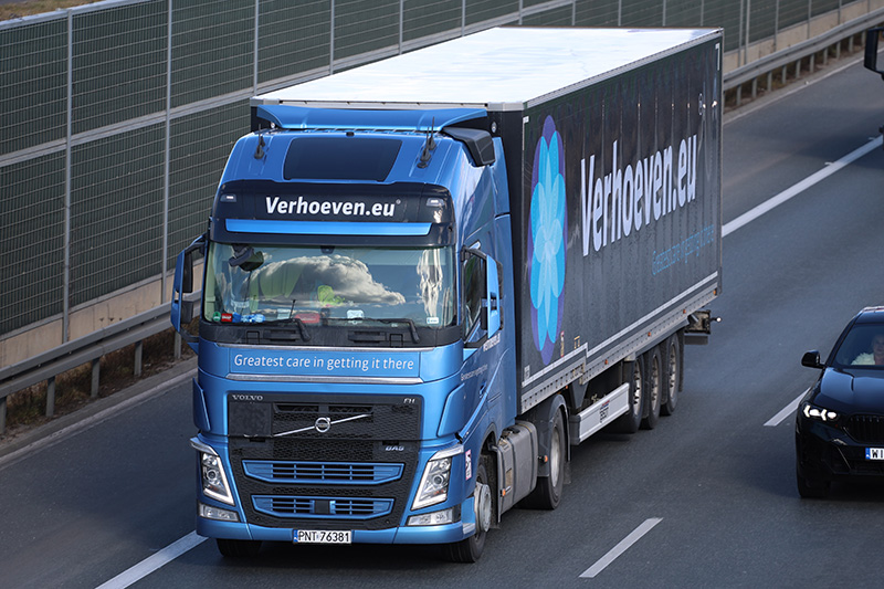 verhoeven volvo.jpg