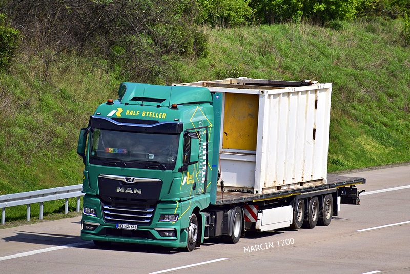 _DSC1777 RALF STELLER-crop-MAN TGX II.JPG