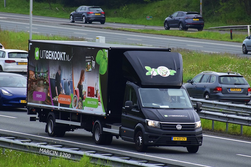 _DSC3742 BUS VW CRAFTER-crop-Uitgekookt.JPG