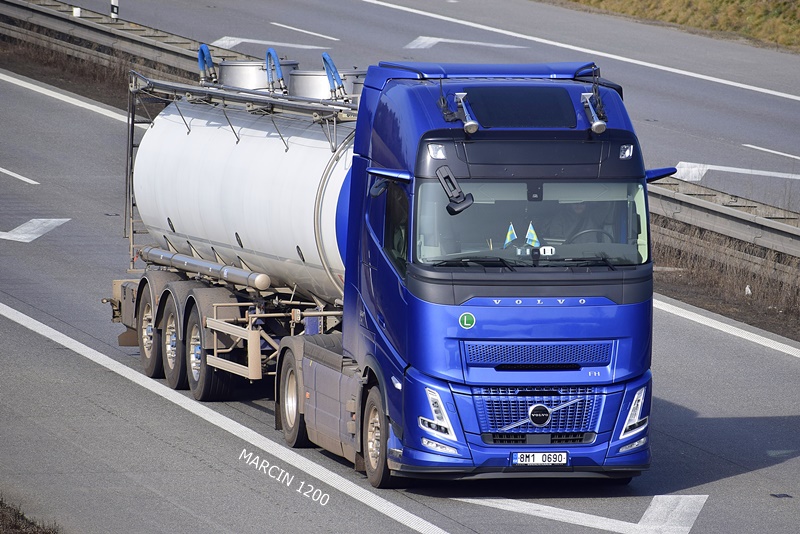 _DSC2151 AERO-crop-VOLVO.JPG