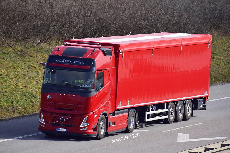 _DSC2466 VOLVO FH AERO-crop-VOLVO.JPG