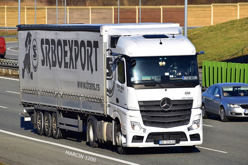 _DSC00011 (2755)-crop-Srboexport-ACTROS MPV.JPG