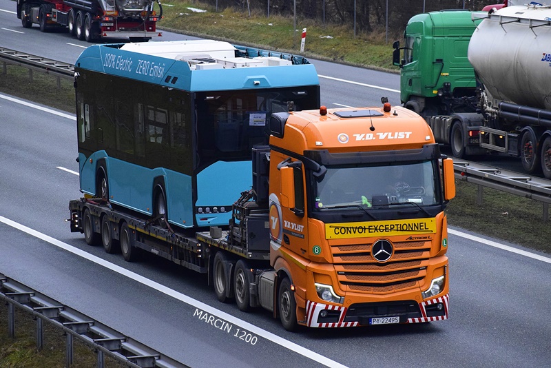 _DSC0891 V.D.VLIST-crop-ActrosL MPV.JPG