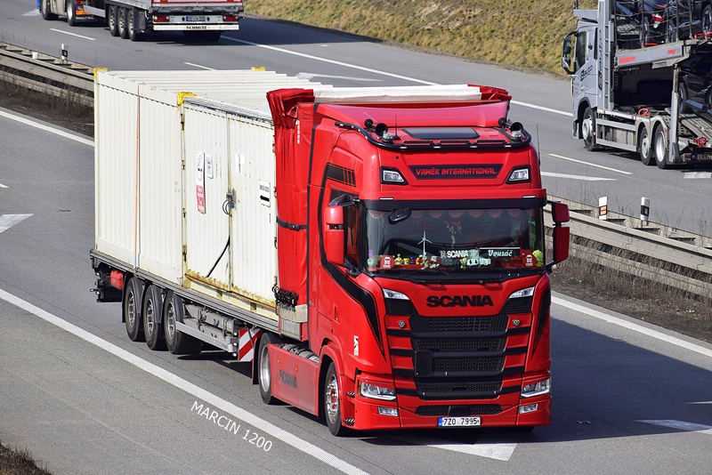 _DSC2462 Vanek International-crop-SCANIA S.JPG