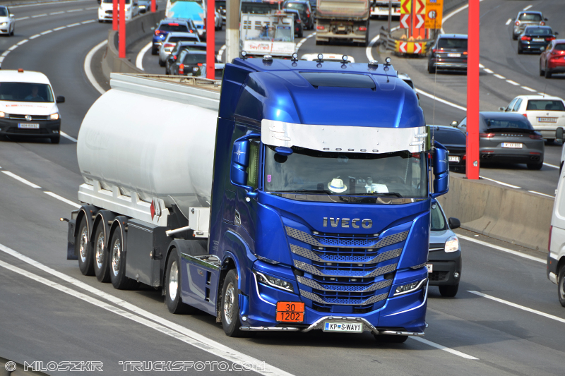 Iveco S-Way_SJS_5394.JPG