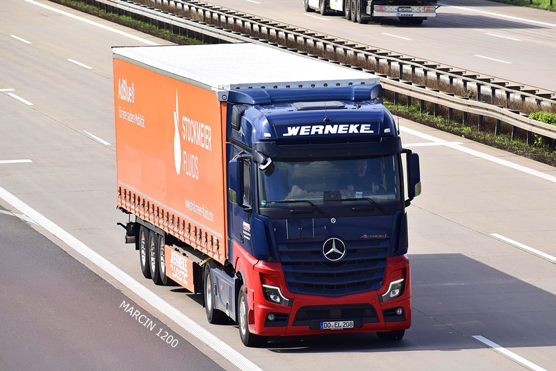 _DSC4936-crop-WERNEKE-crop-Mercedes-Benz ActrosL MPV.JPG