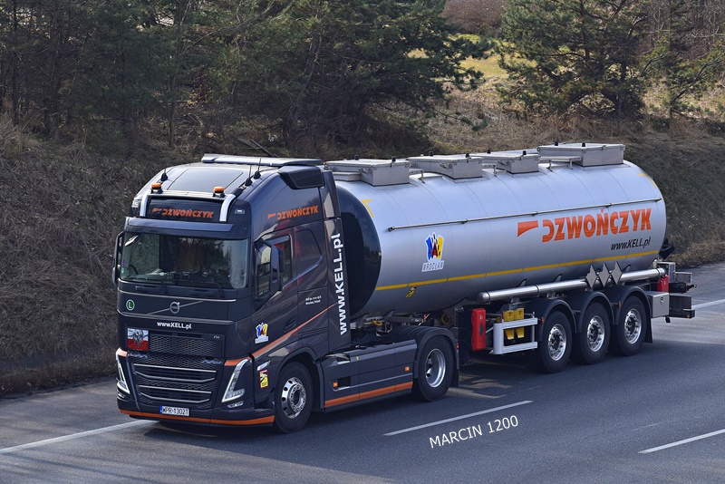 _DSC1767 DZWOŃCZYK-crop-VOLVO FHV.JPG