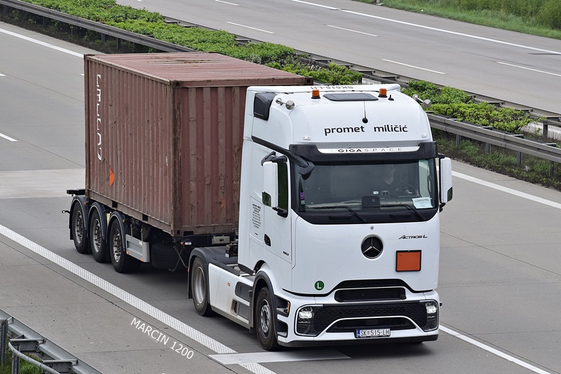 _DSC4113 PROMET MILICIC-crop-Mercedes-Benz Actros ProCabin.JPG