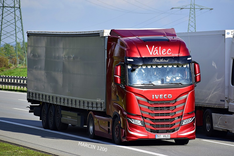 _DSC2259 VALEC TRANS-crop-IVECO S-WAY.JPG