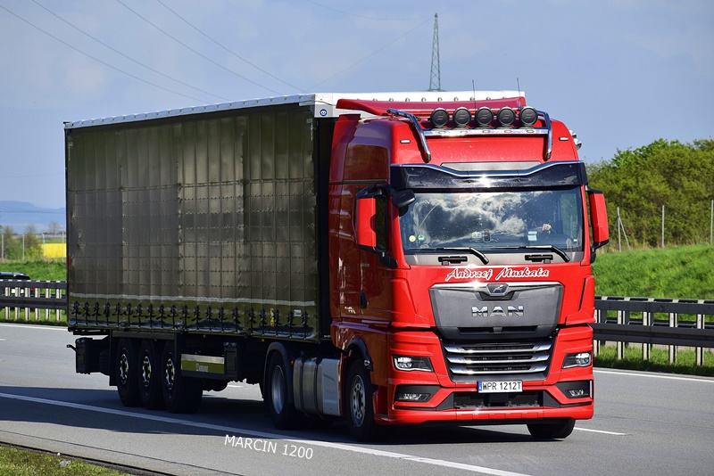 _DSC2195 Andrzej Muskała-crop-MAN TGX II.JPG